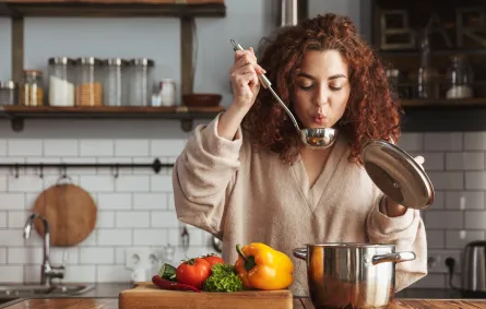 شوربة العظام المنزلية لدعم الكولاجين