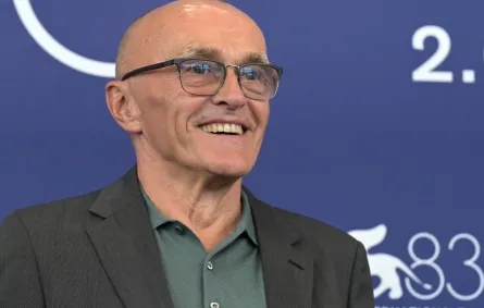 المخرج داني بويل يحضر جلسة تصوير فيلم "Ink" الذي عُرض في الدورة الـ 83 لمهرجان فينسيا السينمائي الدولي (Director Danny Boyle attends the photocall of the movie "Ink" presented at the 83rd International Venice Film Festival)- مصدر الصورة: Tiziana FABI / AFP