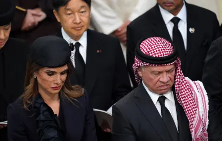 الملك عبد الله الثاني والملكة رانيا في دير وستمنستر بلندن -مصدر الصورة: Gareth Fuller / POOL / AFP