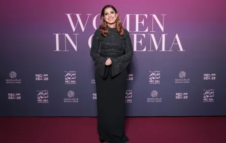 هناء العمير Hana Al Omair في مهرجان البحر الأحمر السينمائي 2025. مصدر الصورة: Daniele Venturelli/Getty Images for Red Sea Film Foundation
