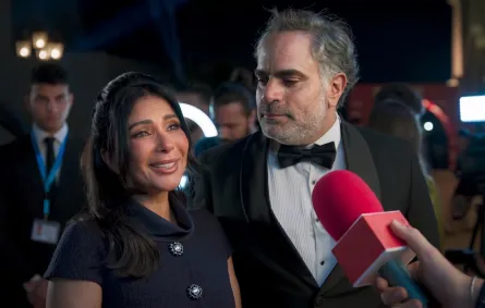 مسلسل طالع نازل الحلقة 4.. منى زكي تفاجئ مريم الخشت: «مش هنتقابل بقى؟»