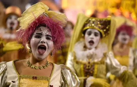 "عاصمة الكرنفالات" ترقص على أنغام السامبا