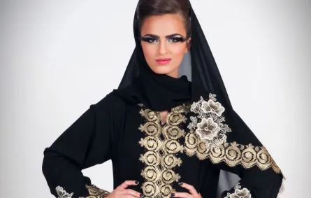 أي حقيبة لعباءتك السوداء؟