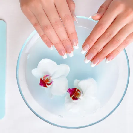 قناع السكر أفضل علاج  لـ تكسر الاظافر