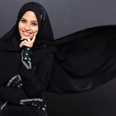 خاص للسعوديات: تعطير العبايه برائحة جذابة وتدوم