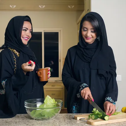 نساء سعوديات بين ضغوطات الزوج والأسرة