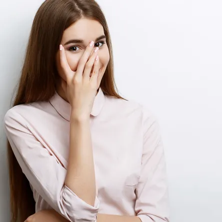 في مرحلة البلوغ.. كيف تصارحين والدتك؟