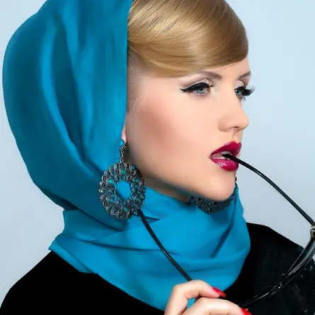 مكياج عيون للمحجبة الشقراء 