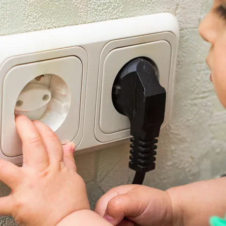 5 أفكار لحماية طفلك من الحوادث المنزلية