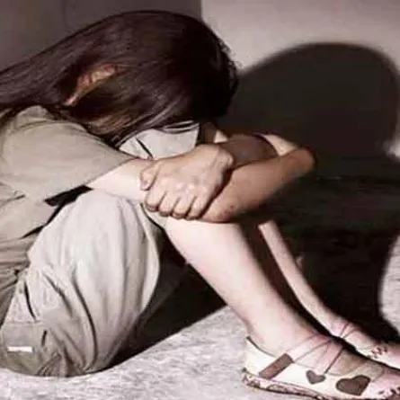 مدير وثلاثة أساتذة تناوبوا على اغتصاب طفلة