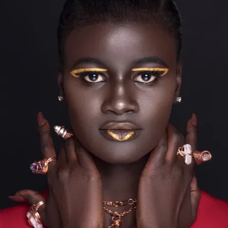 مكياج عيون صاحبة السواد النادر أبهر العالم