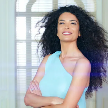 عفاف جنيفان عارضة الأزياء صاحبة الخيارات الكلاسيكية