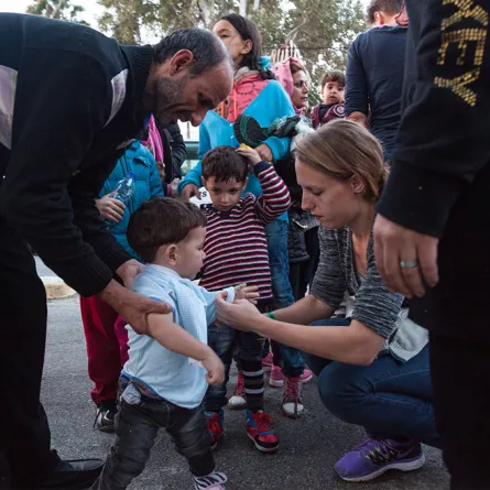 زهور عسيري تجوب أوروبا لمساعدة اللاجئين