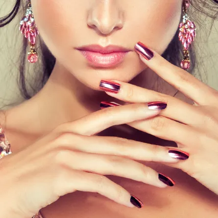 خطوات تحويل طلاء الأظافر الى مرآة