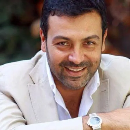 عاصم حواط يعترف: بسببي ألغي إعلان للممثل التركي ساروهان هانيل