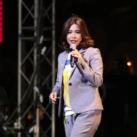 في أول ظهور بعد الأزمة: شيرين تطلب الزواج من هذا الشاب