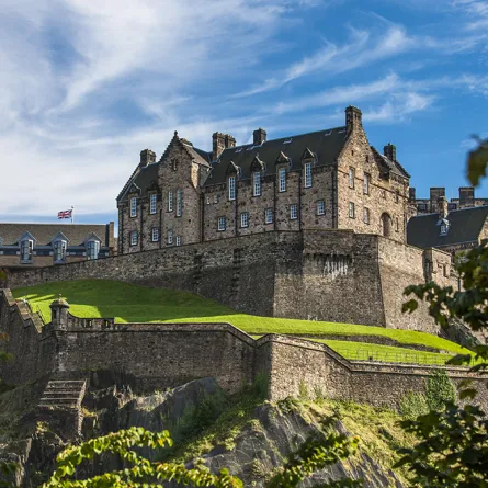 أروع الأبواب المخفية والممرات السرية