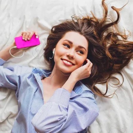 3 خطوات لتنظيف سمّاعة الأذن