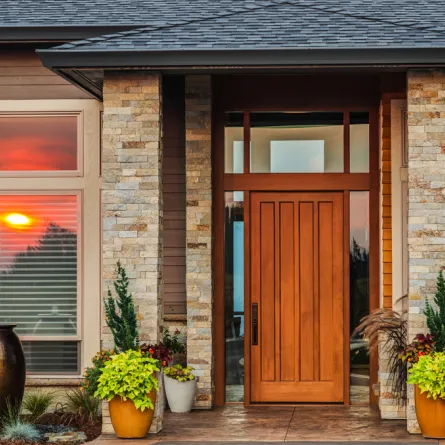 تفاصيل عن "ديكورات" الأبواب الخارجية