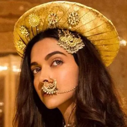 عمليات تخريب وإطلاق نار.. هذا ما حصل مع ديبيكا بادوكون وفريق عملها!