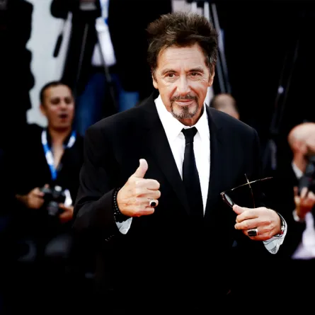 إينشتاين وجون كينيدي وآل باتشينو مروا في قصر "إل الفريديس"