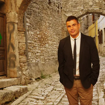 من المستفيد من شائعة زواج دينا الشربيني وعمرو دياب؟