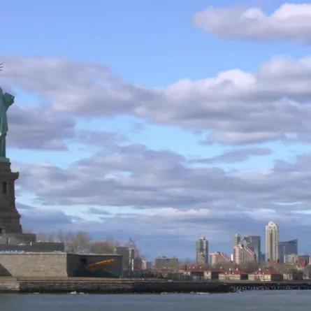 هل يعود شكل تمثال الحريّة بالأصل إلى امرأة مسلمة ؟