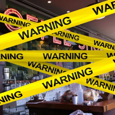 إغلاق 57 مقهى بعد مقتل مشجع مصر أمام خطيبته بالنزهة