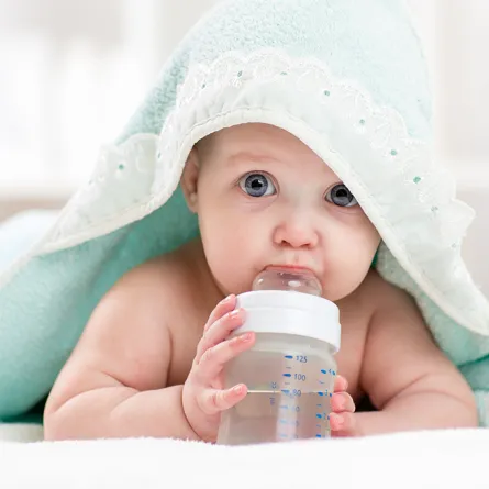 متى يشرب رضيعك الماء؟