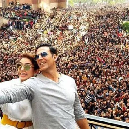 بالصورة: أكشاي كومار في ضيافة جامعة NCR