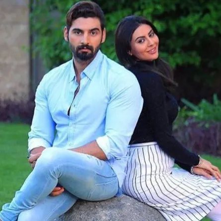 "أميرة" تبصر النور بعد طلاق والديها مريم حسين وفيصل الفيصل