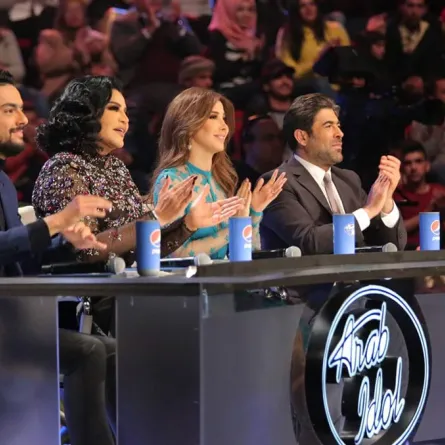 "أراب ايدول": لحظات رومانسية بين أحلام وزوجها والجمهور يطالب بإنهاء مشوار هؤلاء المشتركين