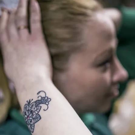 تاتو لإخفاء آثار العنف