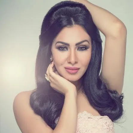بالفيديو: ميرهان حسين تتذكر أنها مطربة "لليلة واحدة فقط"