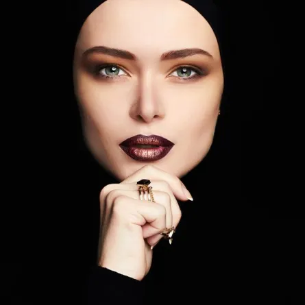 تبييض الوجه بلحظات مع طحين الارز والعسل