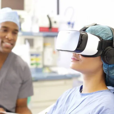دراسة : الواقع الإفتراضي يساعد على تخفيف الآلام !