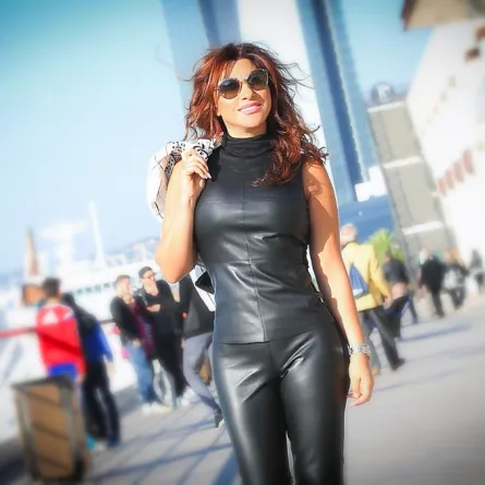 شاهدي أناقة نجوى كرم بالجمبسوت