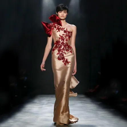 فساتين خطوبة من عروض الأزياء الجاهزة لخريف 2017