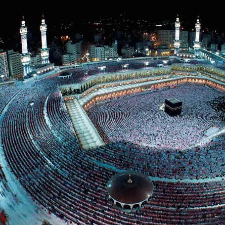 «سيّدتي» تعرض صورًا حصريّة من داخل الكعبة المشرفة