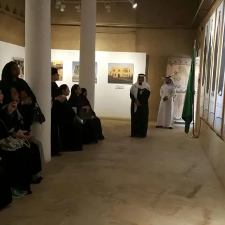 زوجات السفراء يزرن متحف المصمك