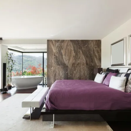 نصائح لتنسيق "ديكورات" غرفة النوم والحمّام المتصلين