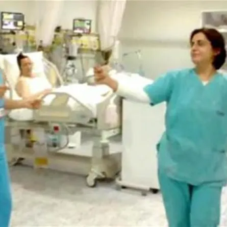 بالفيديو.. حلقة رقص داخل العناية المركزة تثير الغضب في تركيا