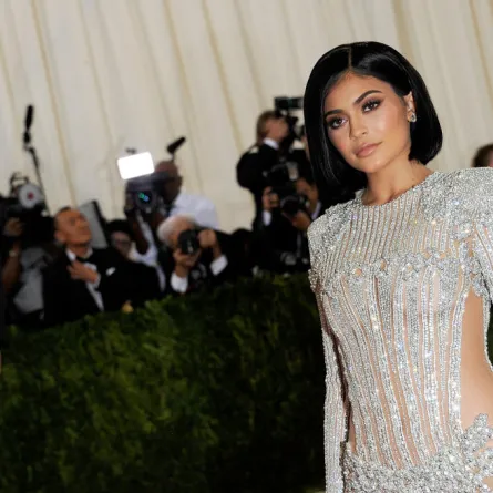 بالصور: هكذا استعرضت كايلي جينير مجوهراتها على انستقرام!