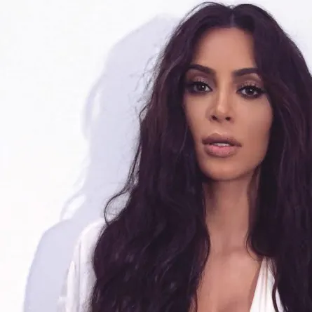 كيم كارداشيان تستذكر والدها الراحل بفيديو مميز