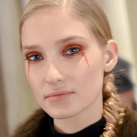 مكياج عيون قلب مقاييس الجمال، جربيها!