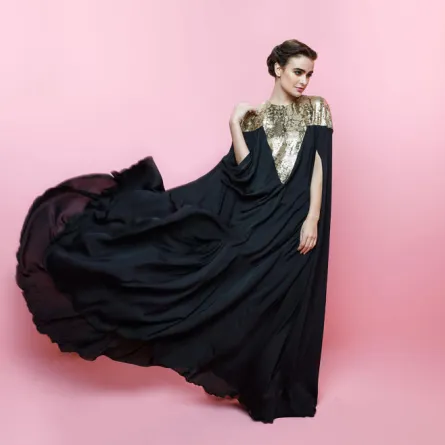 أجمل موديلات العبايات الخاصة بالسهرات لهذا الموسم!