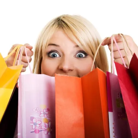 اختصاصية: لتتخلَّصي من "هوس التسوق" اعترفي بذلك