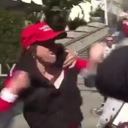 بالفيديو .. مشاجرة نسائية بين مؤيدي ومعارضي ترامب بسبب الأوسكار