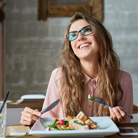 7 عادات خاطئة بعد تناول الطعام