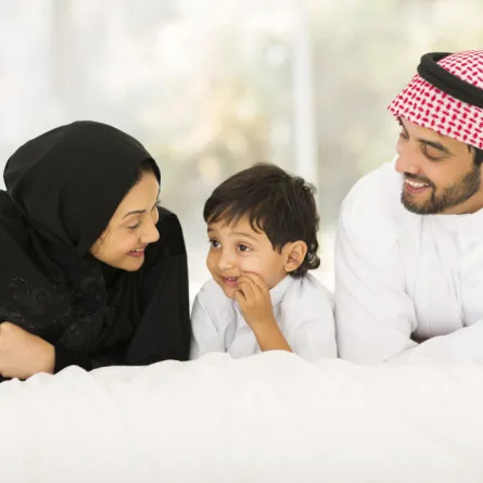 إرضاع العزباء والعقيمة.. يثير جدلاً طبياً